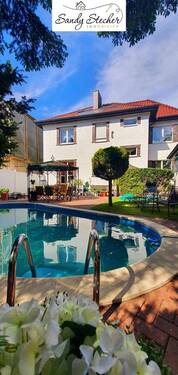 Garten mit Pool.jpg - 1 Zimmer Mehrfamilienhaus, Wohnhaus in Berlin