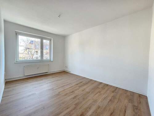 Wohnzimmer - Einzug sofort möglich! Hübsche 2-Zimmer-Wohnung