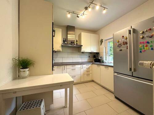 Küche - 3 Zimmer Mehrfamilienhaus, Wohnhaus zum Kaufen in Norderstedt