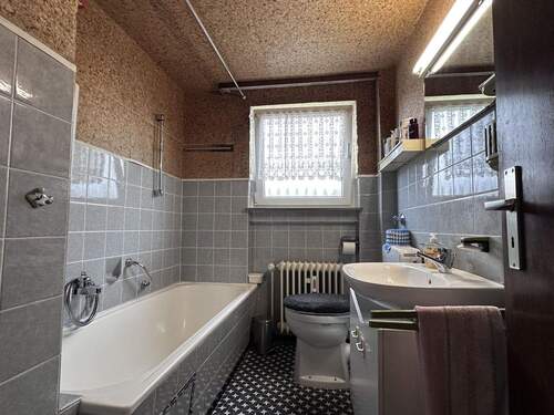 Badezimmer - Etagenwohnung mit 88,30 m² in Heppenheim zum Kaufen