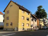 Straßenansicht - 3-Familienhaus in Viernheim sucht erfahrenen Investor