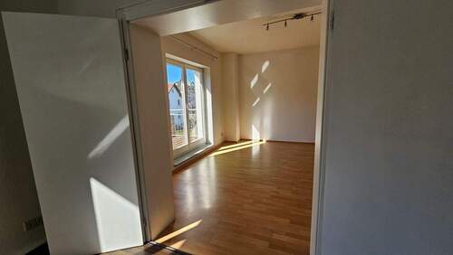 Blick vom Schlafzimmer in das Ankleidezimmer - 