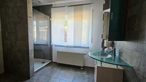 Bad im Erdgeschoß - 