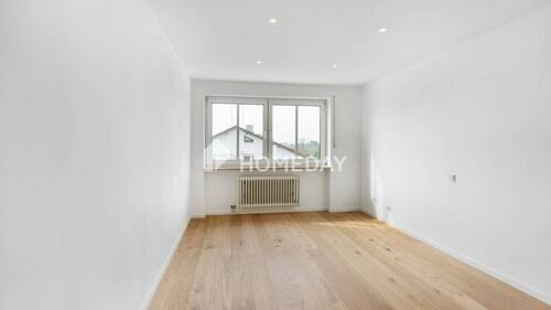 1. OG Schlafzimmer 1 - 