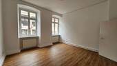 Teilansichten Wohnzimmer (1).jpg - Schicke Jugendstilwohnung mit Stuckdecken in der Fußgängerwohnung von Neustadt