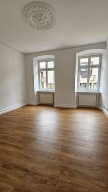 Teilansichten Wohnzimmer (2).jpg - 2 Zimmer Etagenwohnung zur Miete in Neustadt an der Weinstraße