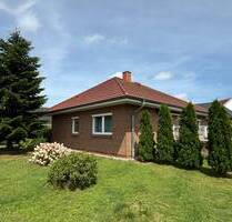 Gepflegter Bungalow mit Kamin und Carport in Grimmen