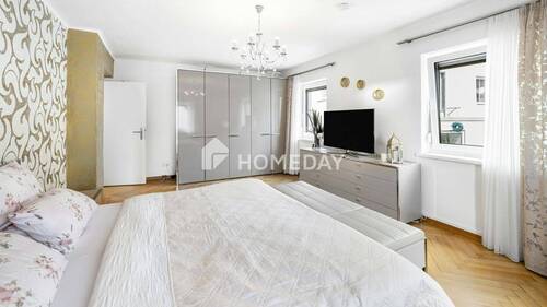 1. OG Schlafzimmer 2 - 