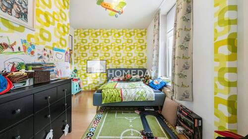 Kinderzimmer 2 - Gepflegte 3-Zimmer-Altbauwohnung mit Balkon in attraktiver Lage