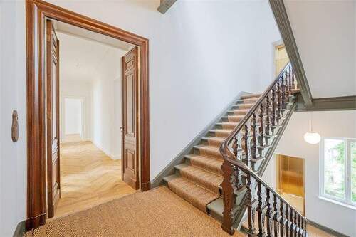 Treppenhaus - Etagenwohnung in Berlin zum Kaufen