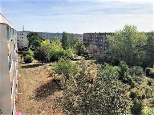 Ansicht vom Balkon zum Innenhof - 2 Raum-Wohnung - 265,00 EUR Kaltmiete, ca.  41,70 m² Wohnfläche
