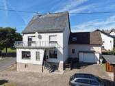 Ansicht Hofseite - Ein Zuhause mit Perspektive - familienfreundlich, solide und voller Möglichkeiten!