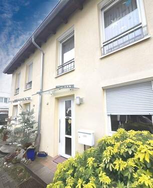 Treten Sie ein - *** Top gepflegte Doppelhaushälfte mit großem Garten - einziehen und wohl fühlen ***