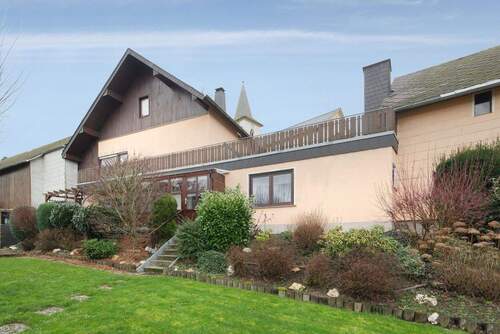 Ansicht - Familiendomizil mit großer Dachterrasse und Garten