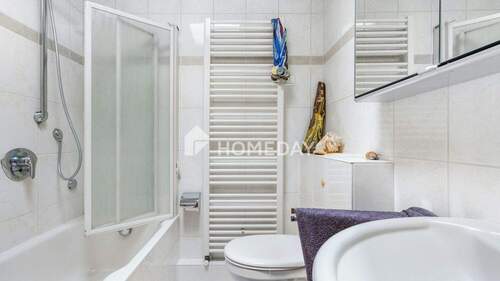 1. OG Badezimmer 2 - 