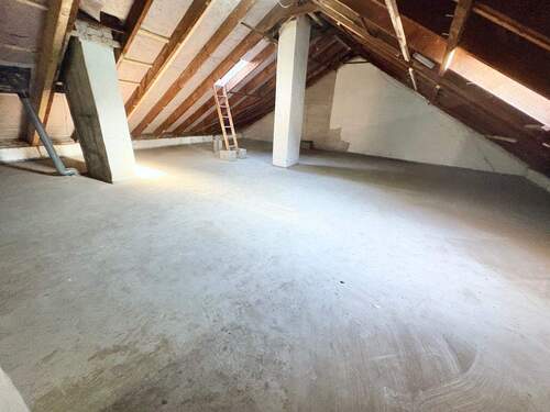 Ansicht 1 - Dachbodenfläche als Lagerfläche in zentraler Lage - direkt an der EZB