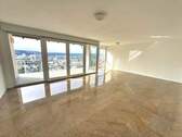 Wohnzimmer - Panoramawohnen über den Dächern von Leonberg - 5,5 Zimmer Wohnung mit traumhaften Ausblick