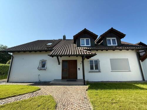 Hausansicht - 8 Zimmer Einfamilienhaus zum Kaufen in Baienfurt