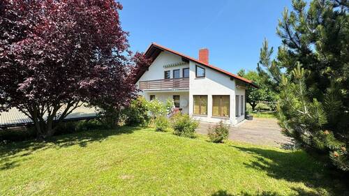 Ansicht 0 - Helles, großes Einfamilienhaus mit Einliegerwohnung und Büro, Praxis oder Ferienwohnung