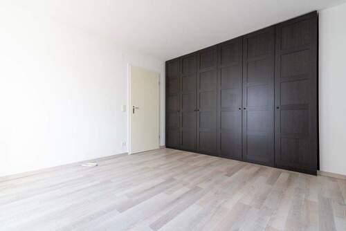 Schlafzimmer mit Einbauschrank - 