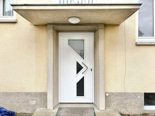 Hauseingang - 3 Zimmer Etagenwohnung zur Miete in Nürnberg