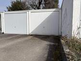 Garage mit Vorplatz - 