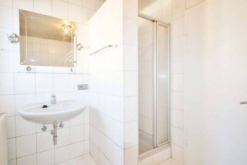 Badezimmer - Wohnung - Nr. 2 - Altbau (OG) - 
