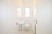 WC - Wohnung - Nr. 2 - Altbau (OG) - 