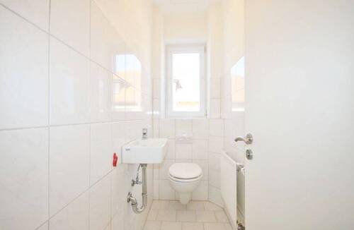 WC - Wohnung - Nr. 2 - Altbau (OG) - 