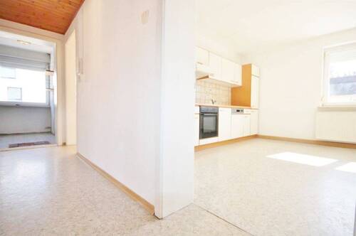 Flur - Wohnung - Nr. 2 - Altbau (OG) - 