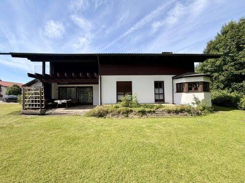 Blick zum Haus - Einfamilienhaus mit 199,00 m&sup2; in Rosenheim zur Miete