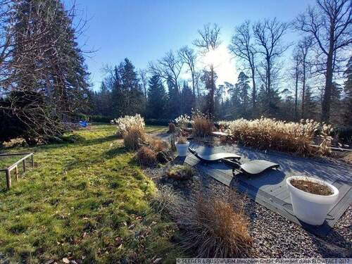 Blick ins Grundstück - 9 Zimmer Einfamilienhaus zum Kaufen in Marxzell