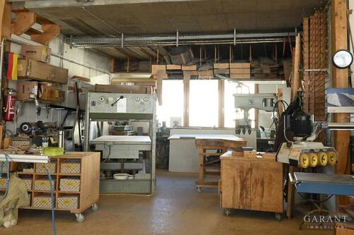 Halle Innenraum.. - Halle in Gingen an der Fils zum Kaufen