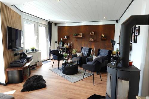 Wohnzimmer - 3 Zimmer Etagenwohnung in Solingen