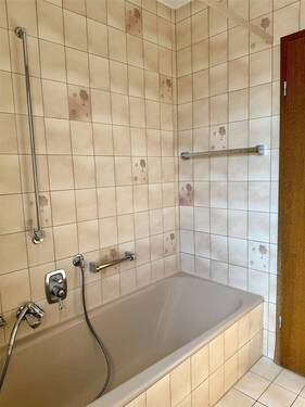 ..mit Badewanne - 