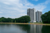 Norikus - Die Lage macht den Unterschied: Sanierte 1-Zimmer-Wohnung mit Seeblick & TG-Stellplatz