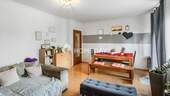 Wohnzimmer 2 - 4 Zimmer Etagenwohnung zum Kaufen in Fulda