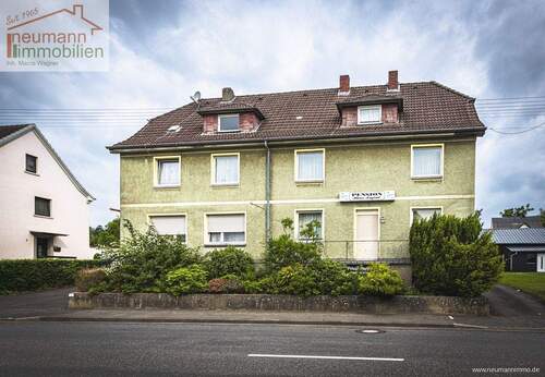 Straßenansicht - 1 Zimmer Mehrfamilienhaus, Wohnhaus zum Kaufen in Flammersfeld