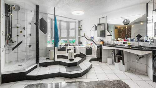 1. OG Badezimmer 1 - 