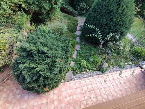 Blick vom Balkon in den Garten 1 - 