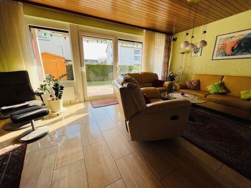 Wohnzimmer - 4 Zimmer Doppelhaushälfte in Jettingen