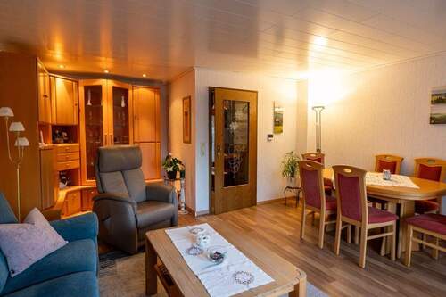 EG Zimmer 5 - 5 Zimmer Reihenmittelhaus in Delmenhorst