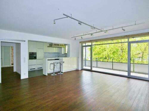 Wohnzimmer / Küch e - 3 Zimmer Etagenwohnung zum Kaufen in Mettmann