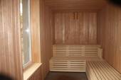 Sauna mit Fenster.JPG - 