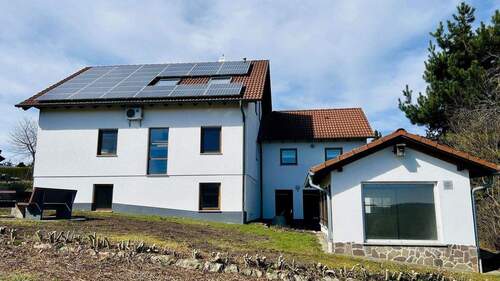 Blick aufs Gartenhaus - 