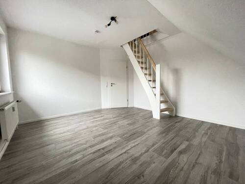 Kinderzimmer mit Treppe ins Dachstudio - 