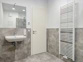 Geräumiges Badezimmer - 