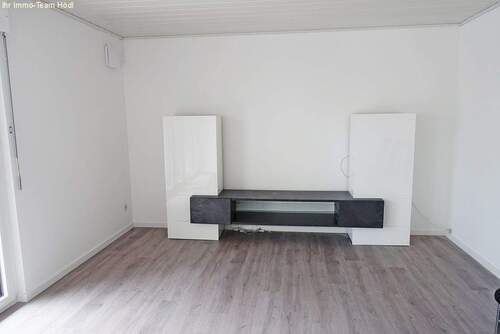 Wohnzimmer - 2 Zimmer Etagenwohnung in Albstadt