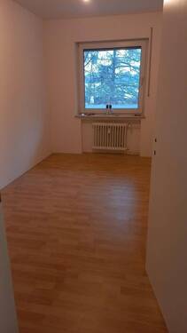 Kind 1 - Helle, sanierte 4-ZKBWC mit Balkon, neuer Küche & Stellplatz - 83 m², Paderborn-Sennelager