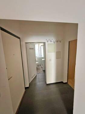 Flur - Etagenwohnung mit 49,00 m&sup2; in Nürnberg zum Kaufen